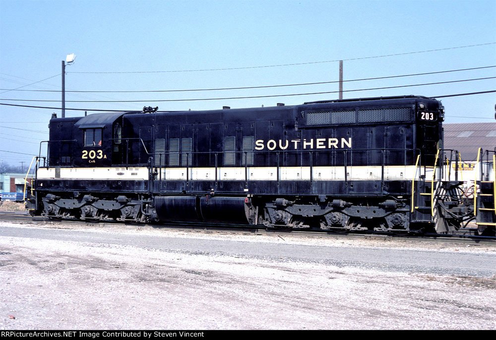 Southern SD9 SOU #203